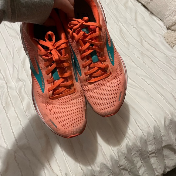 Brooks Adrenaline Running Shoes - Picture 2 of 4